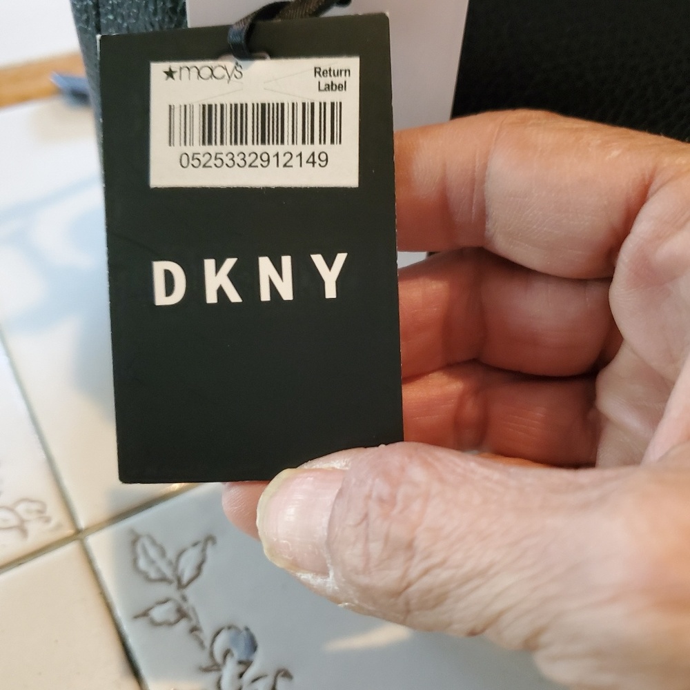 DKNY Brand New Black Leather Pocketbook - Picture 4 of 6
